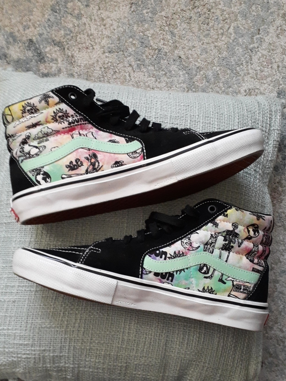 Vans Skateboarding Hightops. Superb Condition. Pop Cush Insoles.  Size 10.5